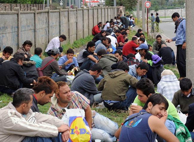 През септември са задържани общо 2822 нелегални мигранти, броят им
