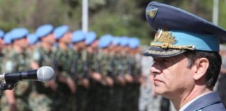 Началникът на отбраната напусна заради ген. Радев Ген. Константин Попов