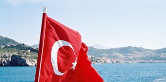 ЕС спира парите за присъединяване на Турция Турция