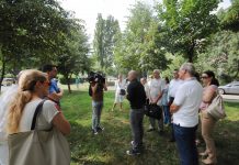 Столичани на протест срещу строежа на „небостъргач” върху градинка съд