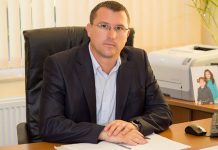 Копринката от село Труд управлява държавата копринков