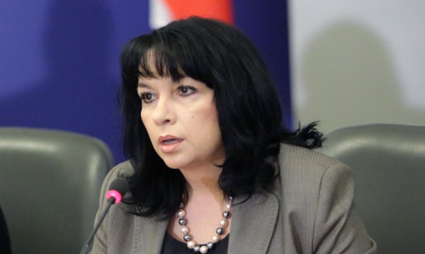 Заместник председателят на ПГ на ГЕРБ СДС Теменужка Петкова коментира пред БНТ