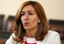 Николина Ангелкова: Управляващите отлагат приемането на компенсации за туризма туризъм