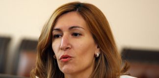 Николина Ангелкова: Управляващите отлагат приемането на компенсации за туризма туризъм
