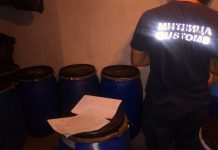 Намериха 500 литра наливен алкохол в таен склад алкохол