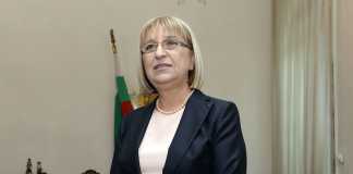 Цачева: Правителството няма право да се меси в казуса с „царските имоти“ оставка