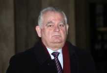 Осъдиха бившият шеф на разузнаването на 15 години затвор