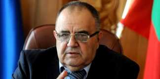Бившият шеф на НИМ Божидар Димитров бил в конфликт на интереси като подписвал договори с дъщеря си ним