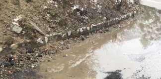 Пътят Кричим-Михалково- като пейзаж от лунни кратери път