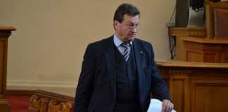 Журналистът Веселин Стойнев: Таско Ерменков е наложен от Нинова за водач в Разград въпреки нежеланието на местните вода