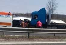 10 са загиналите в обърнатия автобус край Вакарел автобус