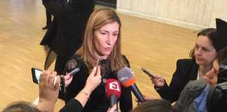 Министър Ангелкова: Вандализъм е да се рушат дюни дюни