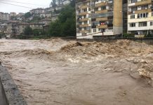 Порои наводниха страната, бедствено положение обявено в Смолян порои