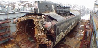 12 август – 18 години от гибелта на атомната подводница „Курск” подводница