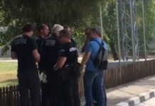 Митничари запечатват складове на Миню Стайков в Карнобат митничари