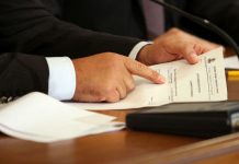 От утре администрацията прекратява хартиения обмен на документи документи