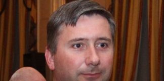 Олигарсите станаха още по-богати и по-силни, назначиха си правителство, завзеха държавните банки и държавни компании пране на пари