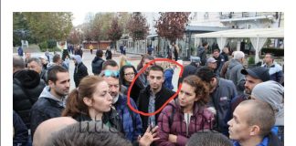 Как се прави „спонтанен протест“ с предварителен план ? протести