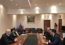 Марк Жирардели твърди, че е собственик на „Юлен“ юлен