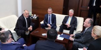 Венецуелските петродолари са превеждани в „Инвестбанк“ долари