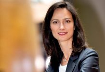 Аплодисменти за Мария Габриел в европарламента