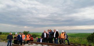 Борисов инспектира строежа на железопътната отсечка Елин Пелин-София