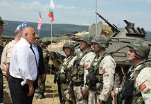 Ще пазим и небето над Северна Македония с новите изтребители, обяви премиерът