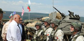 Ще пазим и небето над Северна Македония с новите изтребители, обяви премиерът