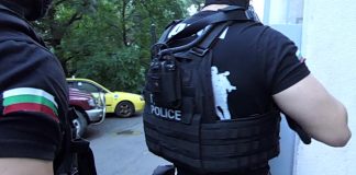 Арестуваните трафиканти прибирали по 10 000 евро на мигрант (ВИДЕО)