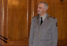 Отстранен ли е шефът на Военното разузнаване ?