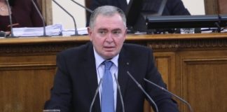 Проф. Георги Михайлов от БСП, който се мисли за много умен, е хубаво да знае, че Илф и Петров не е една личност