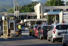 Близо три километра е колоната от автомобили на граничен пункт „Кулата“