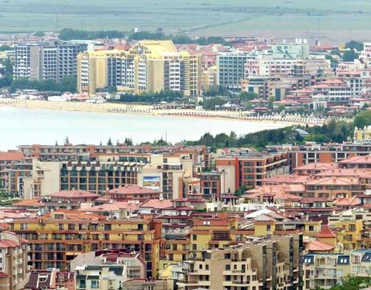 НАП, РЗИ и КЗП проверяват комплекса „Слънчев бряг“