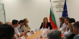 Ангелкова: Още в края на 2018 г предупредихме, че ни очаква трудна година в туризма