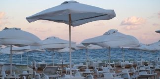 Преобладаващата цена за чадъри и шезлонги на българските плажове е по 5 лева