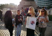 Почернени роднини пред парламента: Без милост за убийците