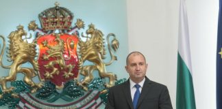 Румен Радев отказа да отвори телефоните на „Българската коледа“ за дарения за Covid-19