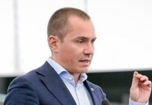 Джамбазки след речта на Денков в ЕП: Вие не сте представител на туристическа фирма, а сте министър-председателя