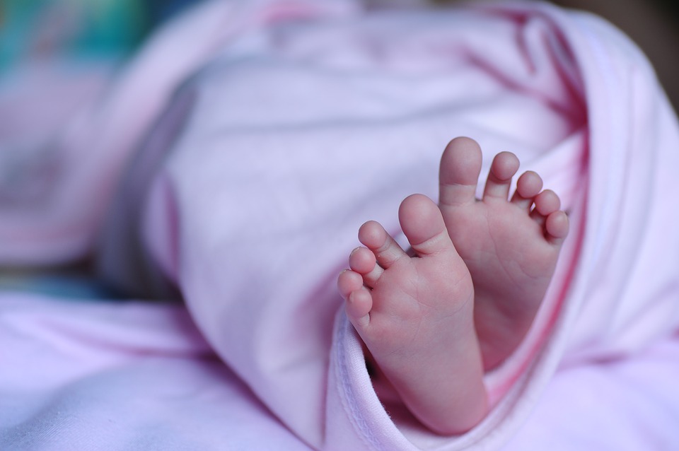 Мъртво новородено бебе е открито в контейнер за смет в