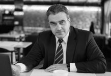 Директорът на пресцентъра на МО отрича да е замесен в истерията с децата в Сливен