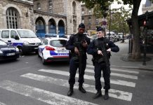 Полицай уби с нож 4-ма души в Париж