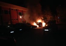 Запалиха 11 коли в два столични квартала