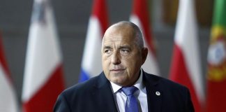 Борисов и министри попълниха карти за донори