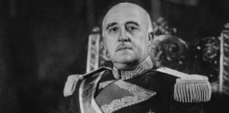 Ексхумираха тялото на Франко и го погребаха до съпругата му