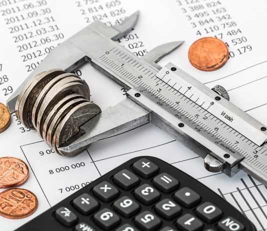 Редовен бюджет, а не удължаващ влезе в пленарната зала, както и този на НЗОК