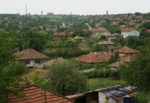 Всичките 8 задържани за телефонни измами от Ветово остават в ареста