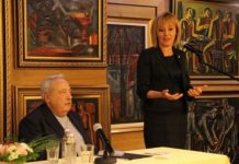 Кой подкрепя Мая Манолова? Офицер от ДС, уволнен за пиянство и разврат