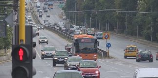 Възстановено е движението на „Орлов мост“