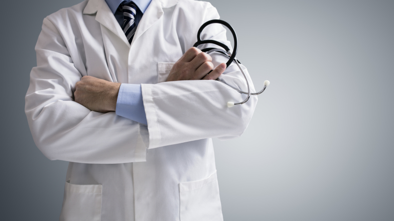 Здравноосигурените лица могат да сменят личния си лекар до края