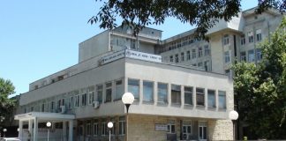 Момичето, блъснато на спирка във Варна, остава с опасност за живота